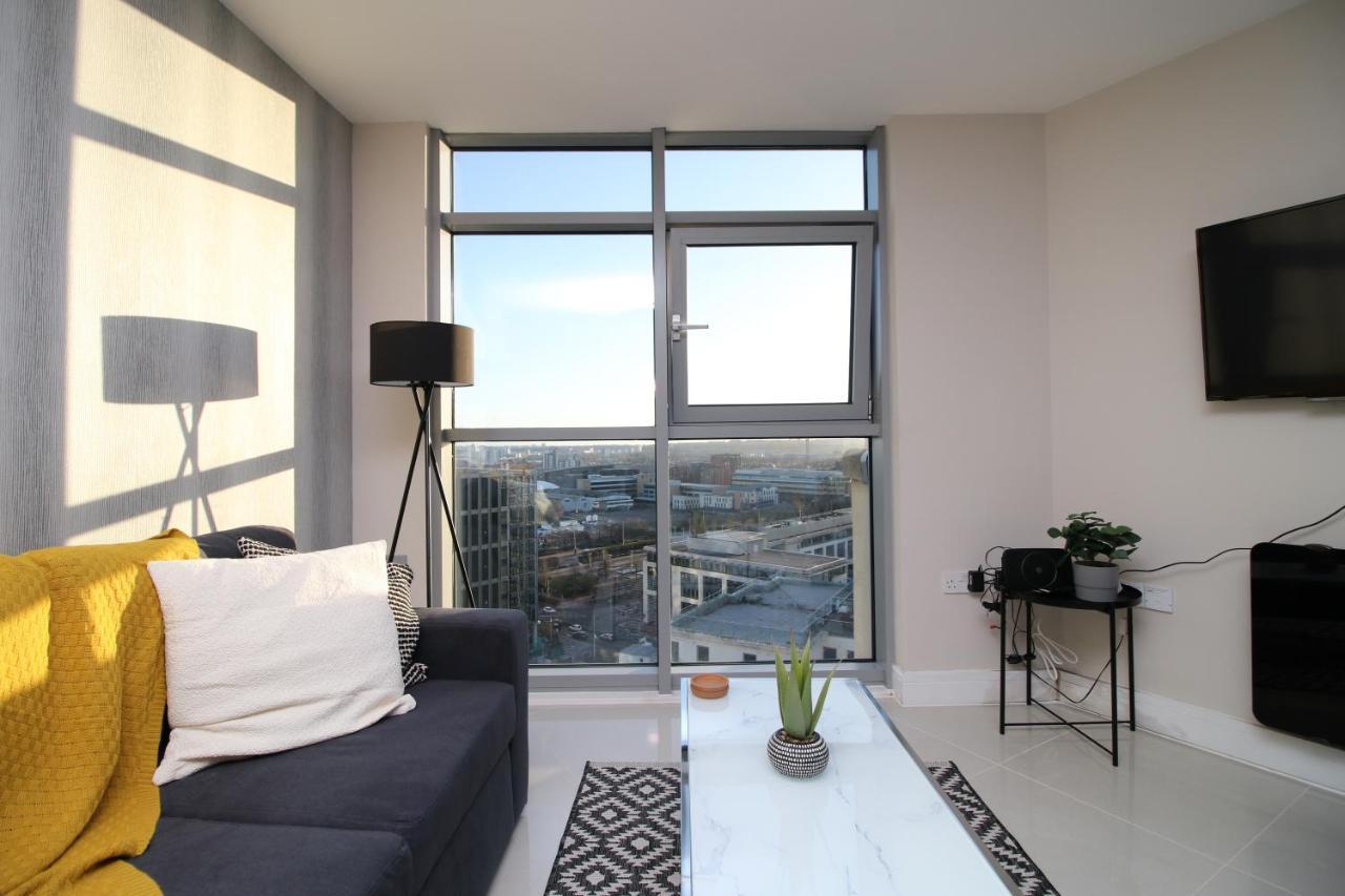 The Skyline - Luxury City Centre Flat With Designated Parking Cardiff Exteriör bild