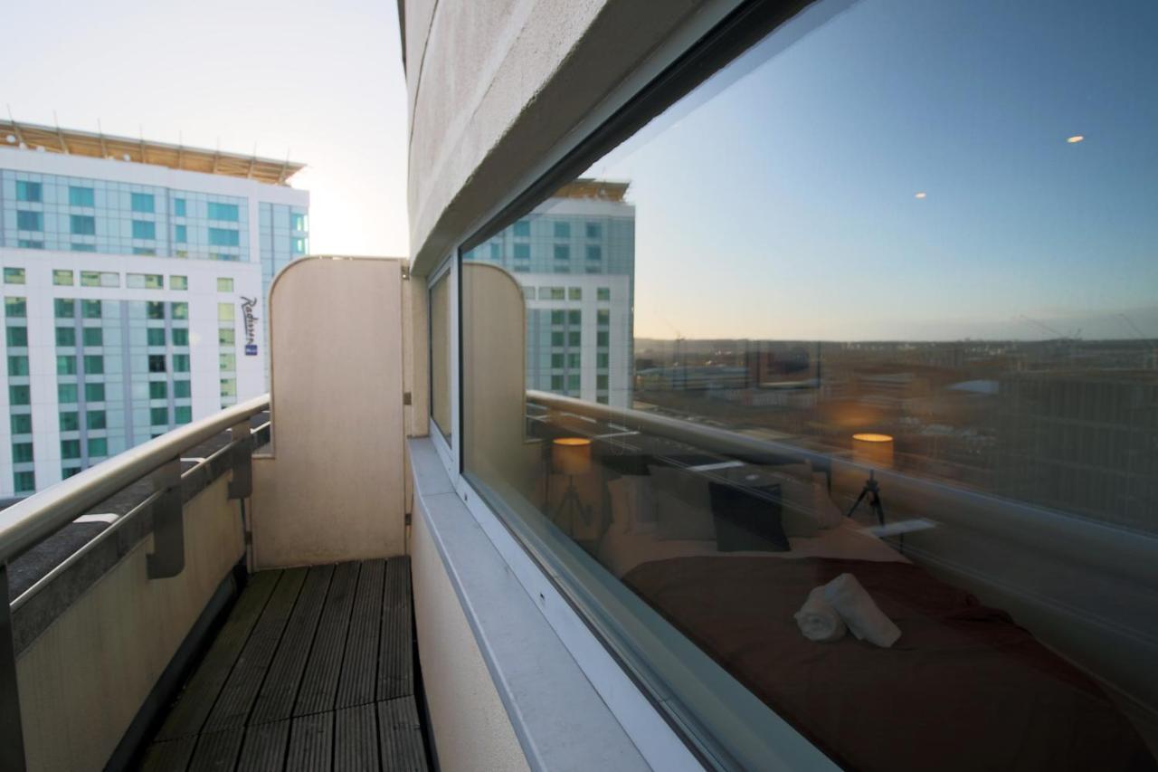 The Skyline - Luxury City Centre Flat With Designated Parking Cardiff Exteriör bild