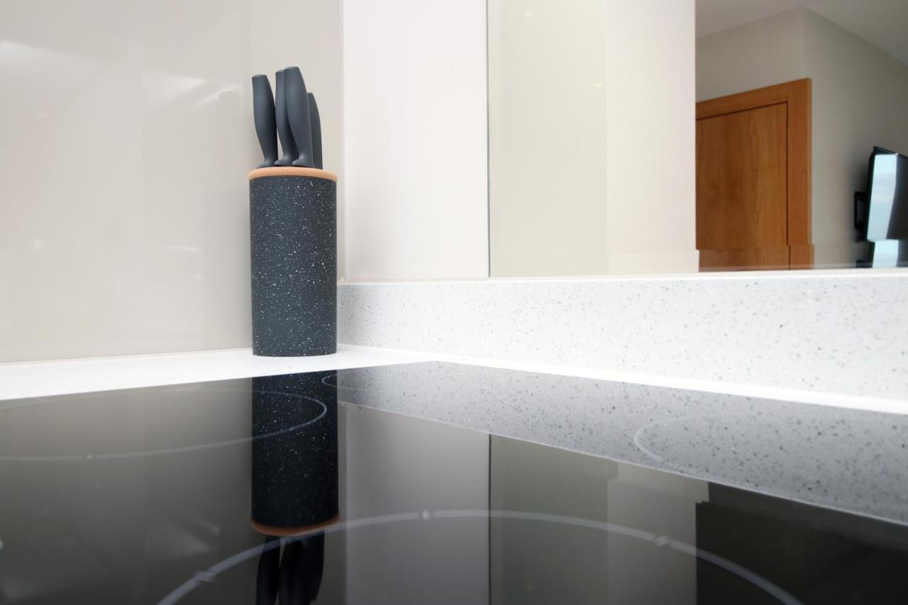 The Skyline - Luxury City Centre Flat With Designated Parking Cardiff Exteriör bild