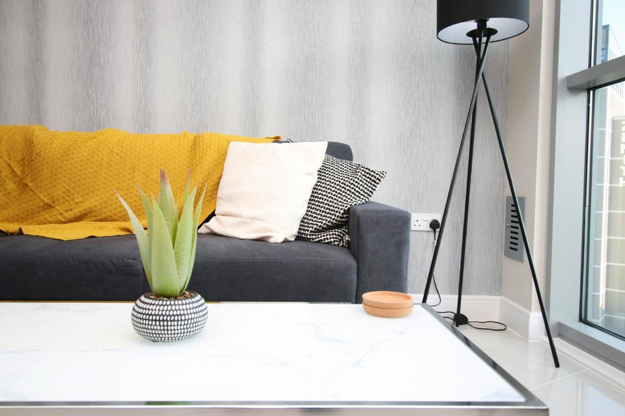 The Skyline - Luxury City Centre Flat With Designated Parking Cardiff Exteriör bild