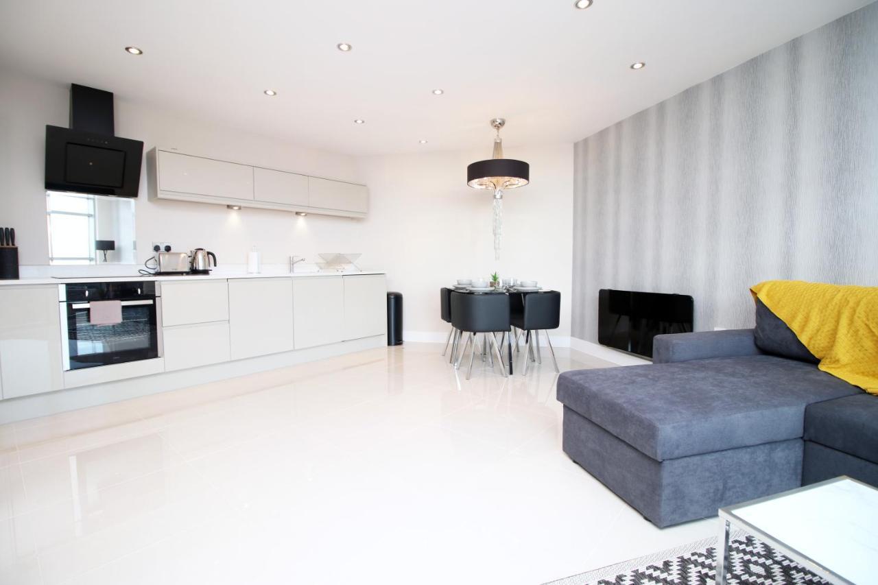 The Skyline - Luxury City Centre Flat With Designated Parking Cardiff Exteriör bild