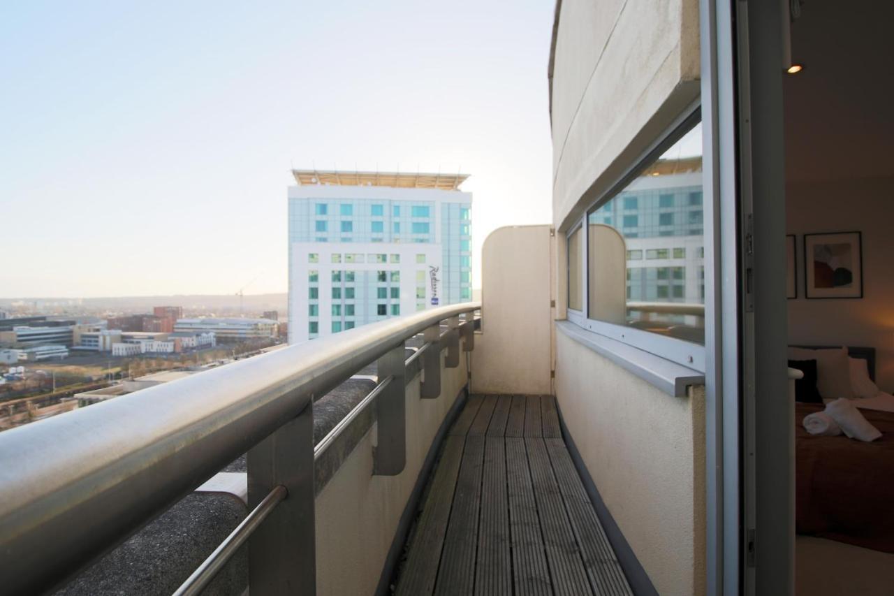 The Skyline - Luxury City Centre Flat With Designated Parking Cardiff Exteriör bild