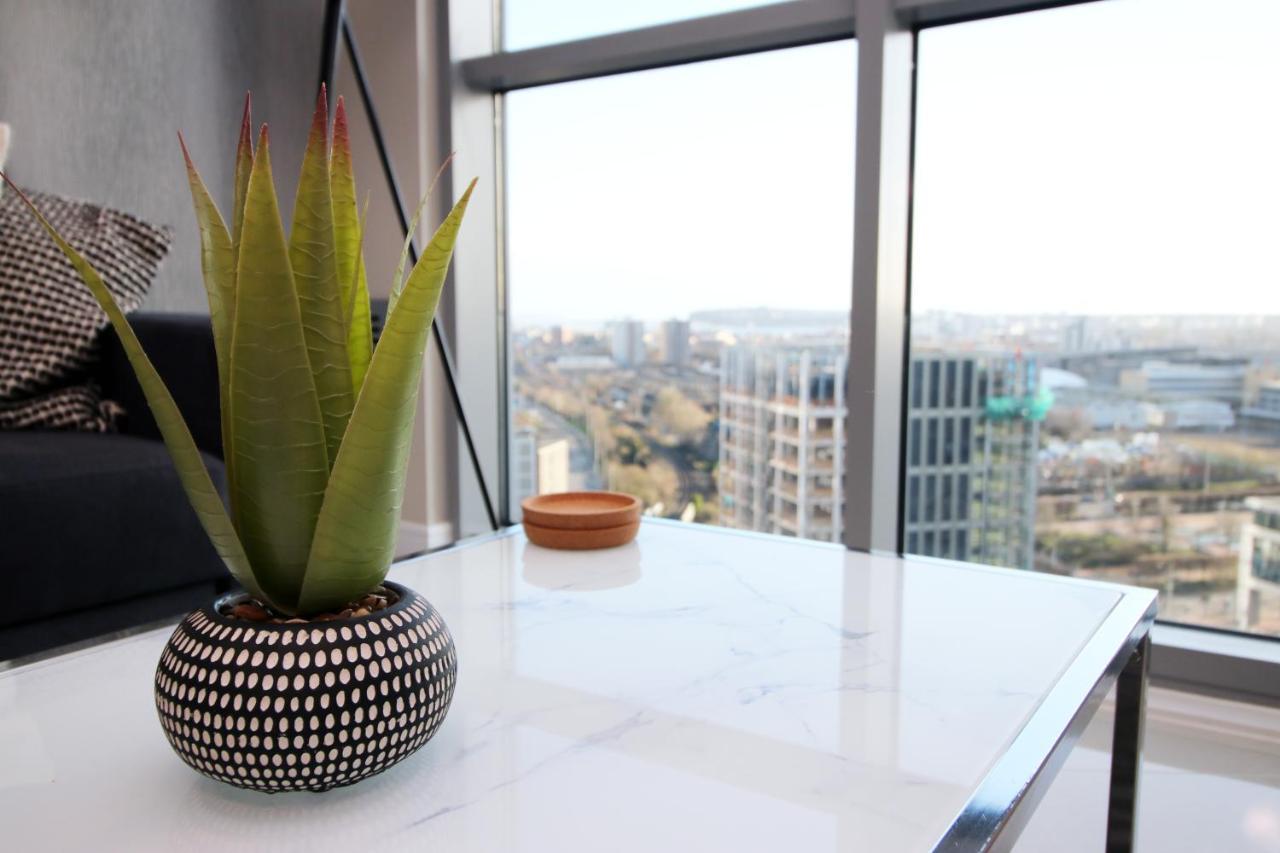 The Skyline - Luxury City Centre Flat With Designated Parking Cardiff Exteriör bild