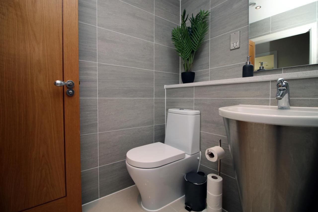 The Skyline - Luxury City Centre Flat With Designated Parking Cardiff Exteriör bild