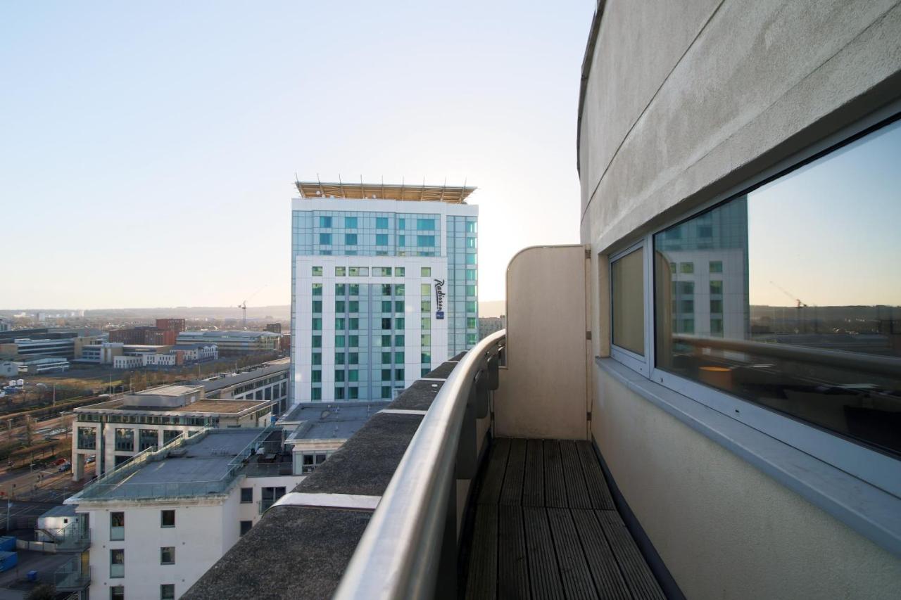 The Skyline - Luxury City Centre Flat With Designated Parking Cardiff Exteriör bild