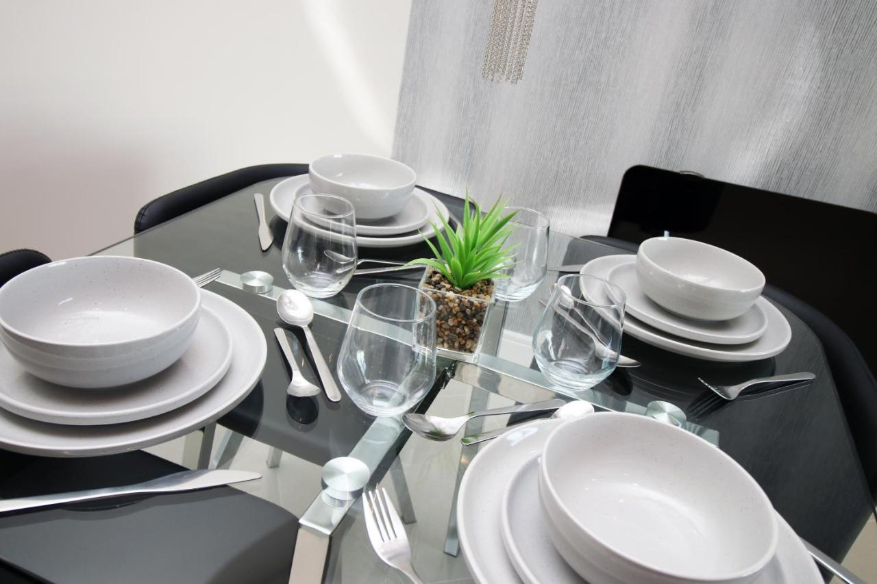 The Skyline - Luxury City Centre Flat With Designated Parking Cardiff Exteriör bild
