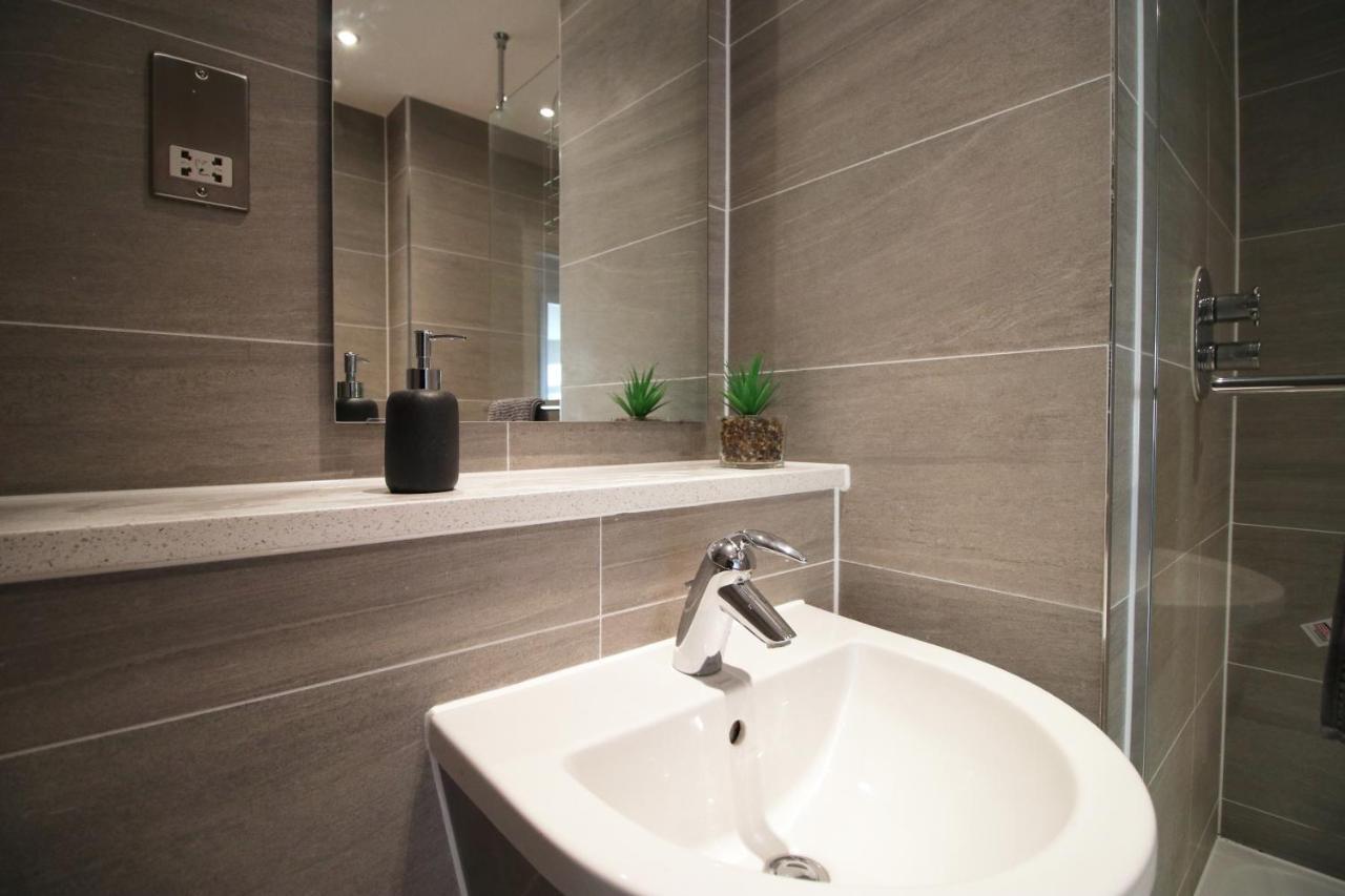 The Skyline - Luxury City Centre Flat With Designated Parking Cardiff Exteriör bild