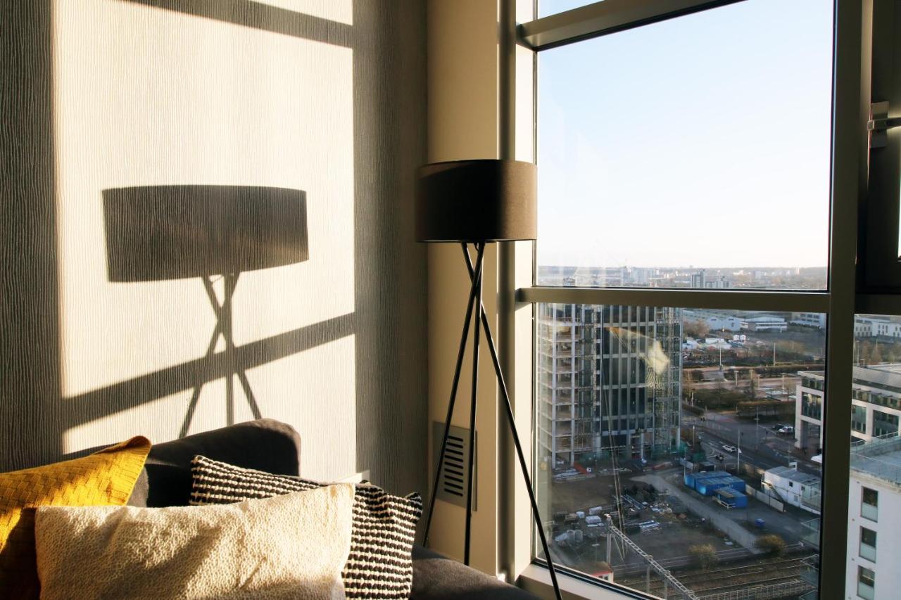 The Skyline - Luxury City Centre Flat With Designated Parking Cardiff Exteriör bild