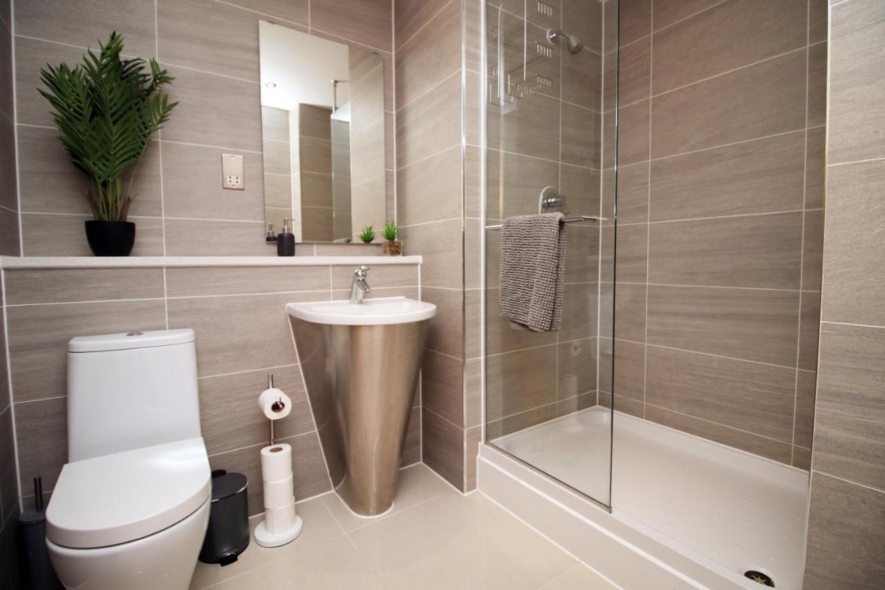 The Skyline - Luxury City Centre Flat With Designated Parking Cardiff Exteriör bild