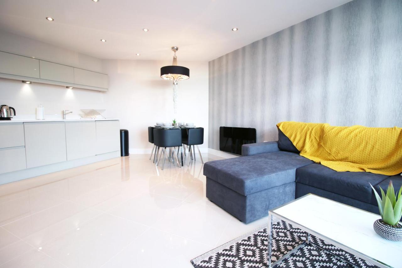 The Skyline - Luxury City Centre Flat With Designated Parking Cardiff Exteriör bild